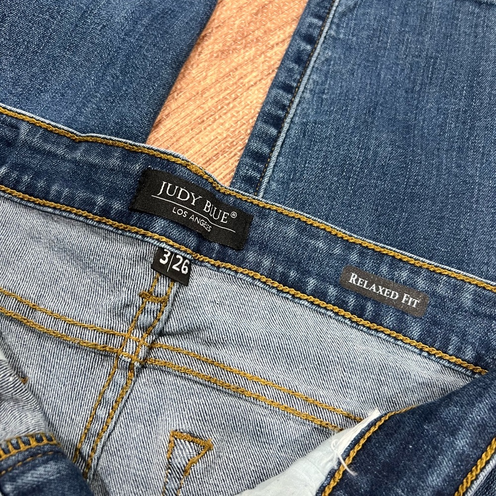 Judy Blue Classic Relaxed Fit Viral Jeans! - Picture 9 of 11